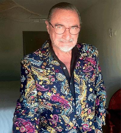 La chaqueta de Carlos Herrera de éxito con la que recibió el 2023